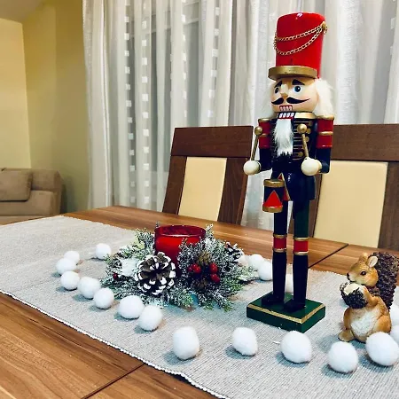 Nor Cozy Near Center