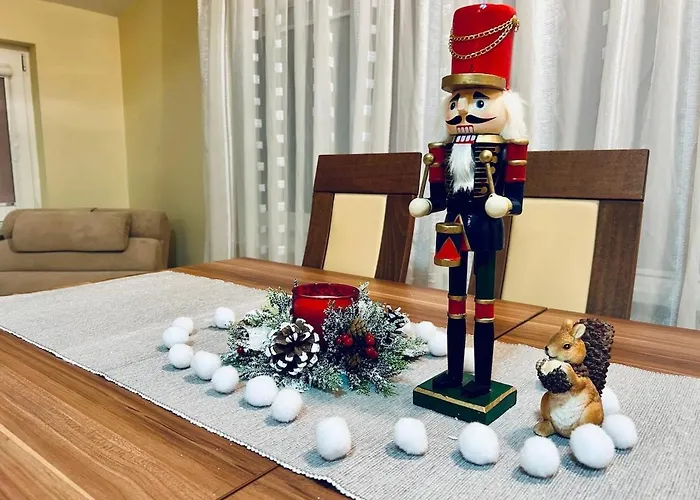 Nor Cozy Near Center